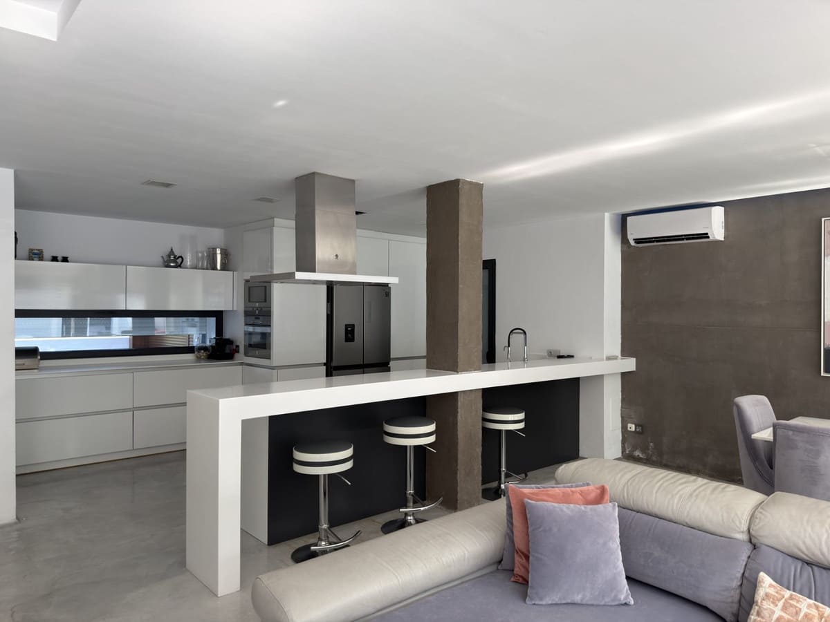 3 camera da letto Villetta Bifamiliare in vendita in Nueva Andalucia con piscina - 1.200.000 € (Rif: 9991841)