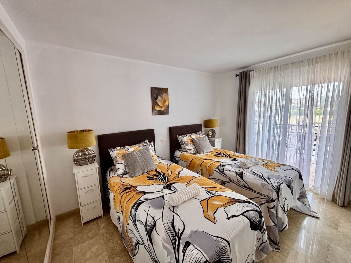 2 soveværelse Lejlighed til salg i Mijas Golf med swimmingpool garage - € 315.000 (Ref: 9991842)