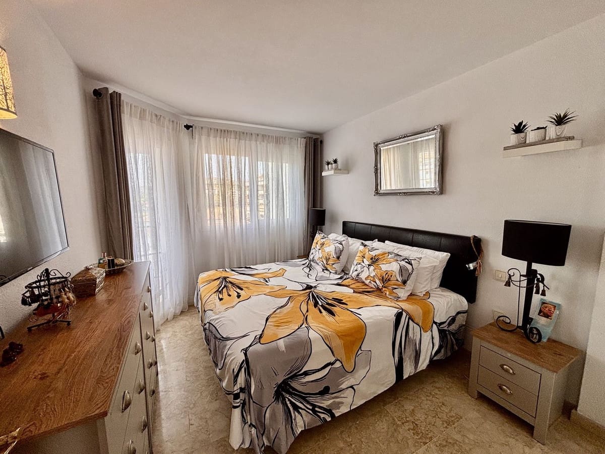 2 soveværelse Lejlighed til salg i Mijas Golf med swimmingpool garage - € 315.000 (Ref: 9991842)