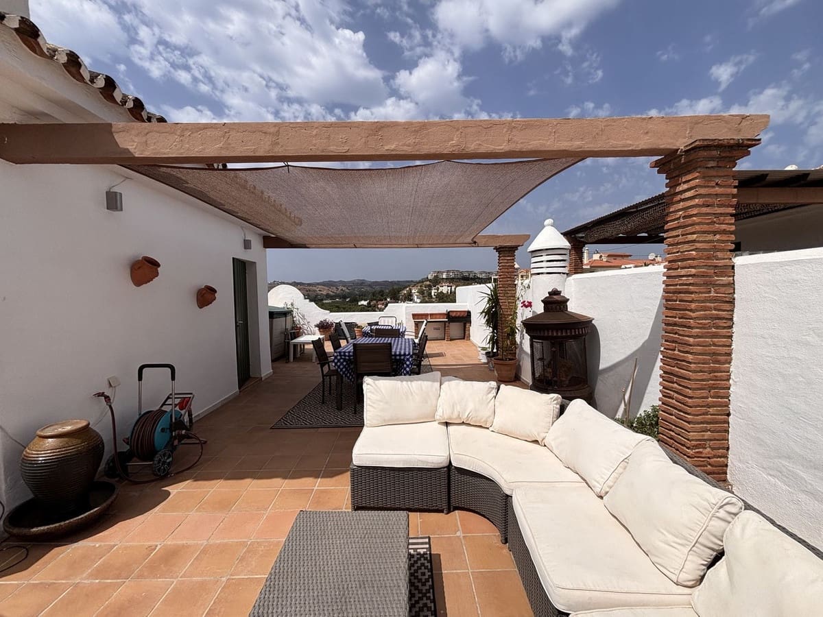 2 soveværelse Lejlighed til salg i Mijas Golf med swimmingpool garage - € 315.000 (Ref: 9991842)