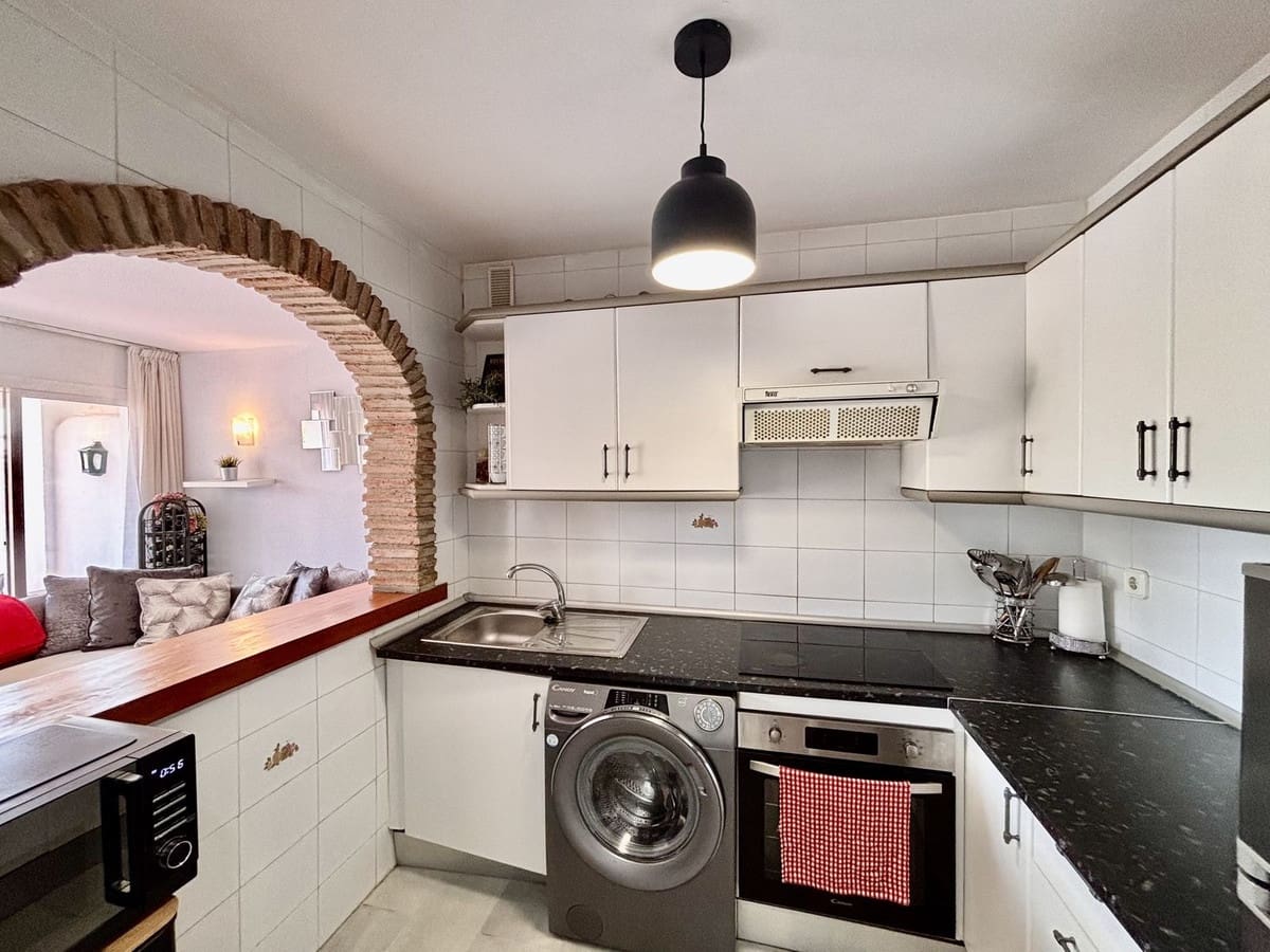 2 soveværelse Lejlighed til salg i Mijas Golf med swimmingpool garage - € 315.000 (Ref: 9991842)