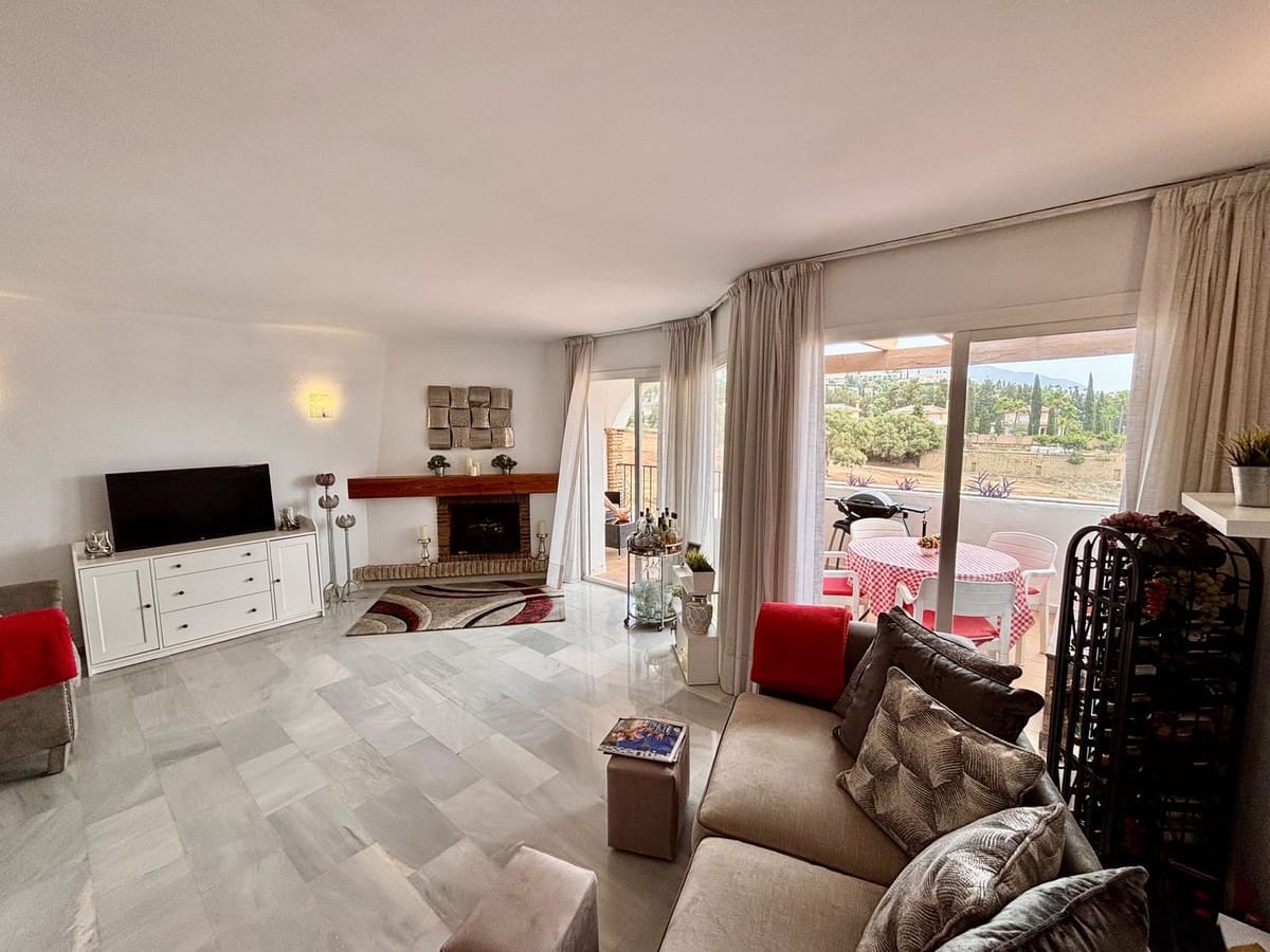 2 soveværelse Lejlighed til salg i Mijas Golf med swimmingpool garage - € 315.000 (Ref: 9991842)
