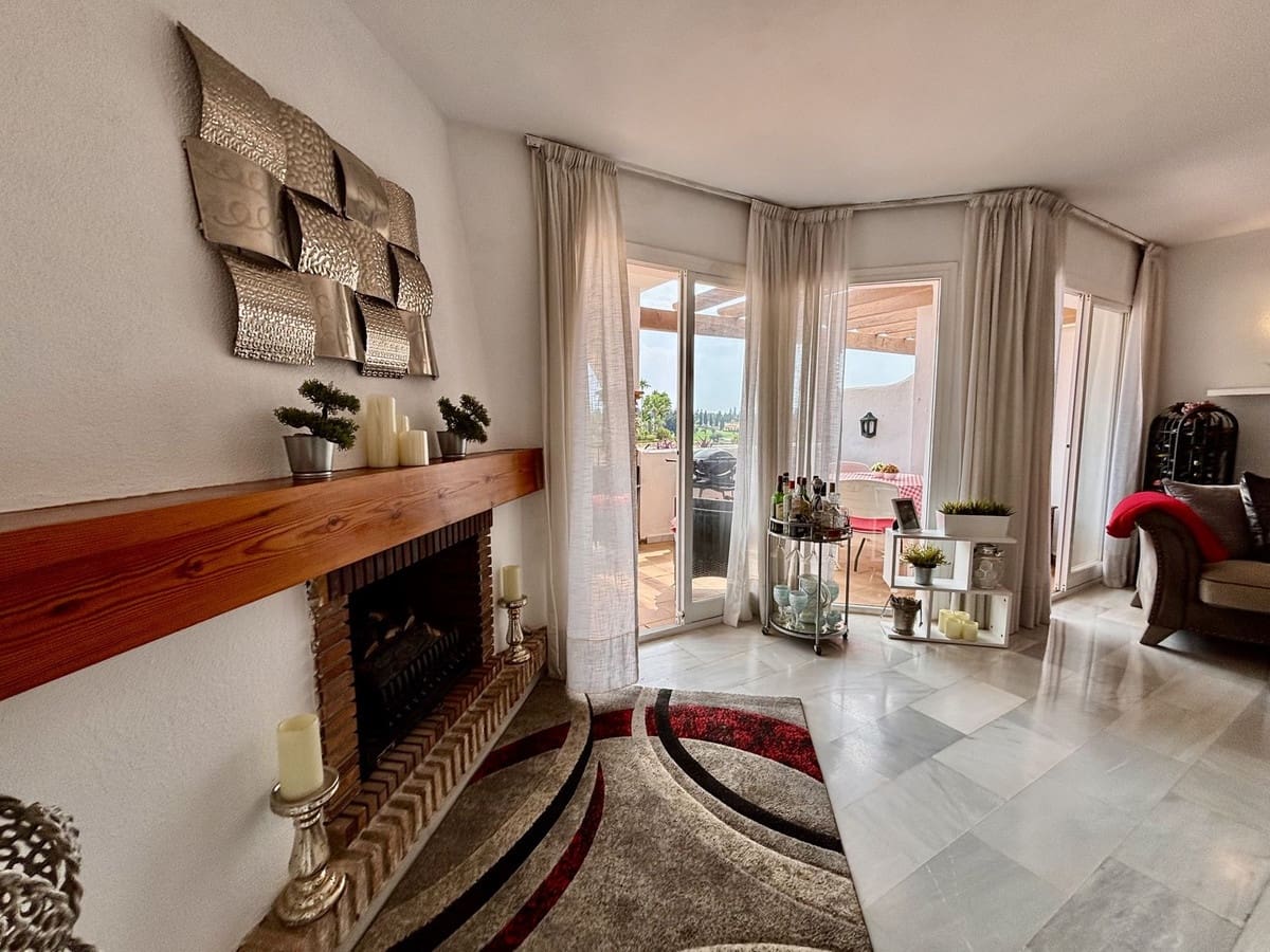 2 soveværelse Lejlighed til salg i Mijas Golf med swimmingpool garage - € 315.000 (Ref: 9991842)