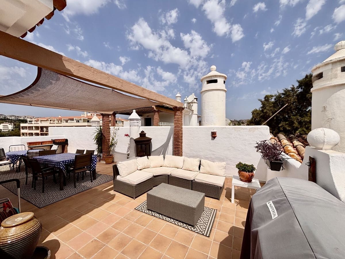 2 soveværelse Lejlighed til salg i Mijas Golf med swimmingpool garage - € 315.000 (Ref: 9991842)