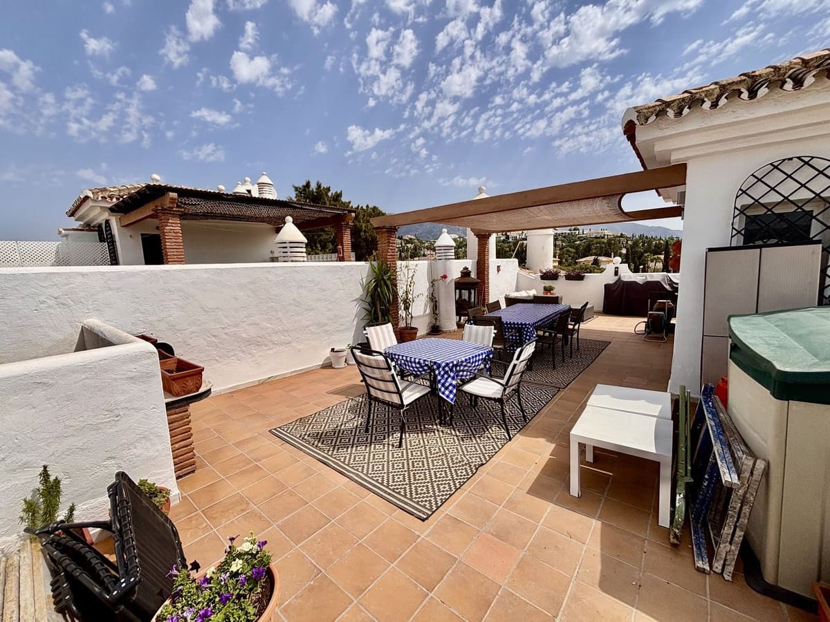 2 soveværelse Lejlighed til salg i Mijas Golf med swimmingpool garage - € 315.000 (Ref: 9991842)