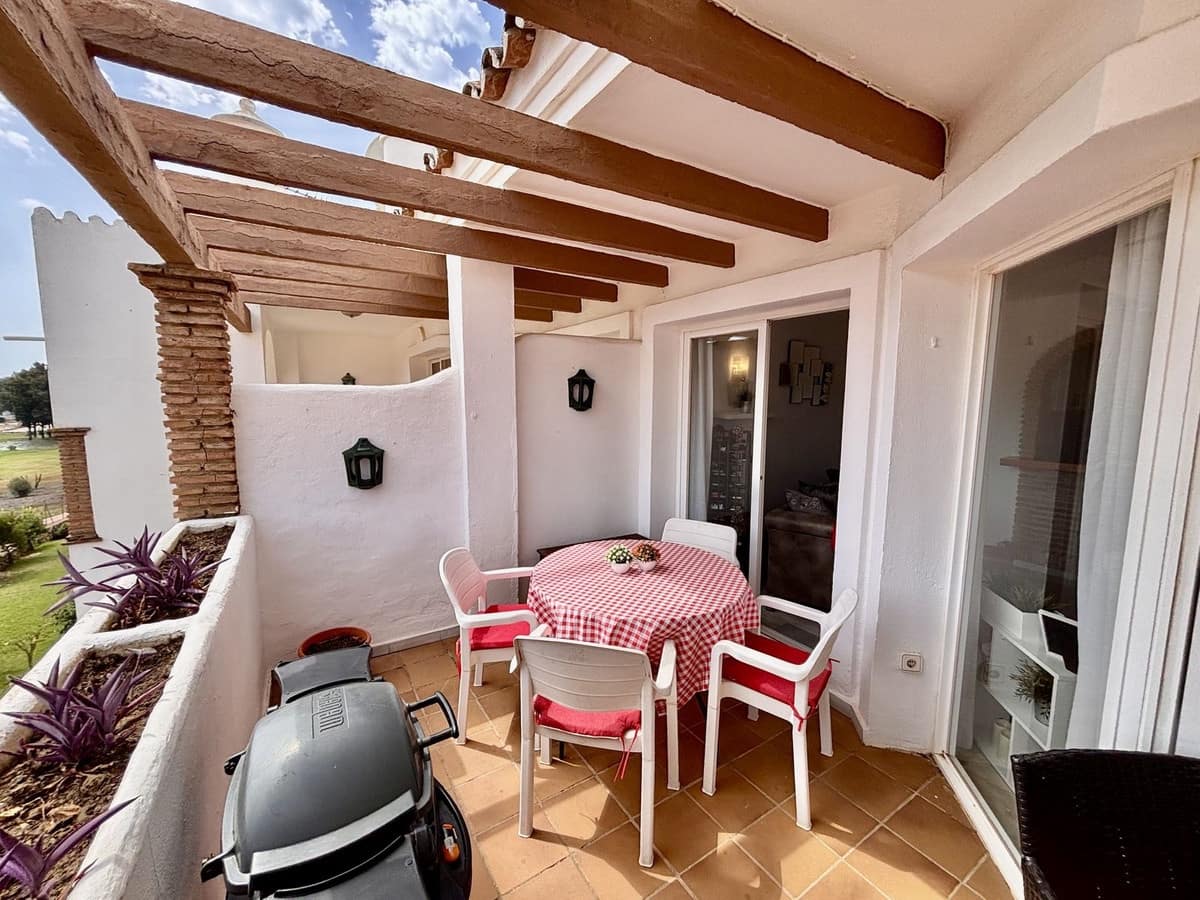 2 soveværelse Lejlighed til salg i Mijas Golf med swimmingpool garage - € 315.000 (Ref: 9991842)