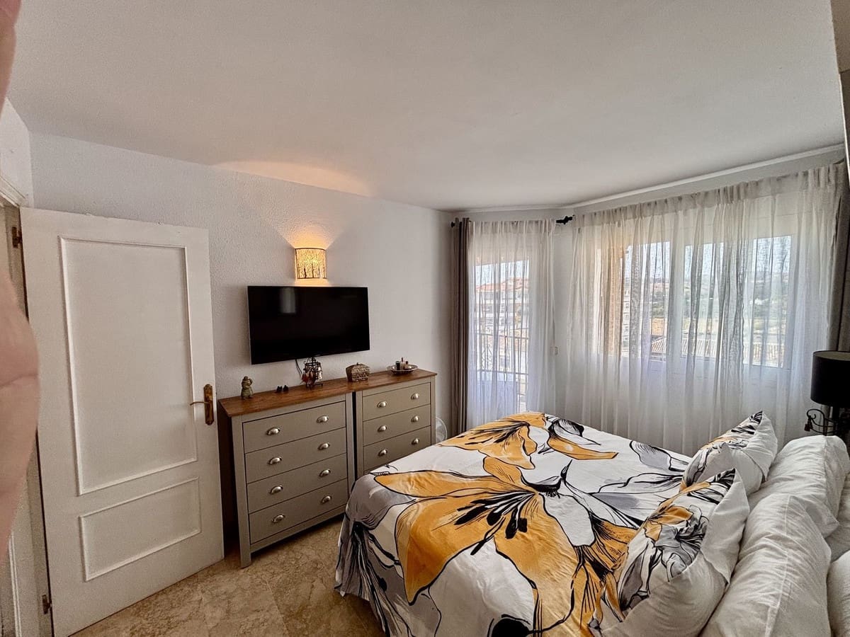 2 soveværelse Lejlighed til salg i Mijas Golf med swimmingpool garage - € 315.000 (Ref: 9991842)
