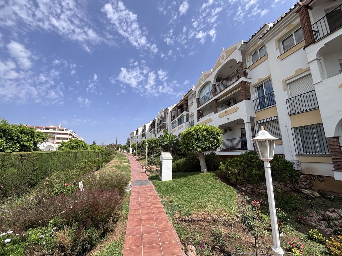 2 soveværelse Lejlighed til salg i Mijas Golf med swimmingpool garage - € 315.000 (Ref: 9991842)