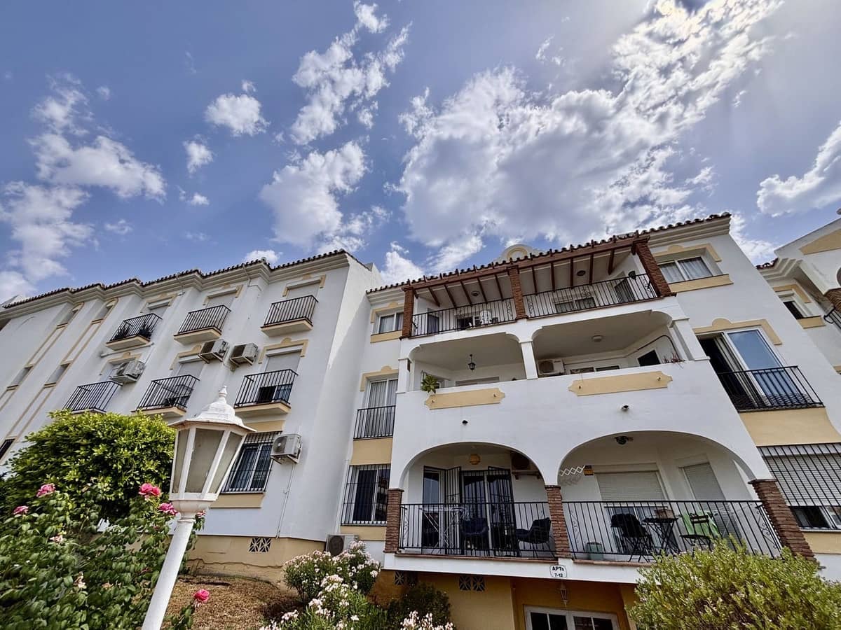 2 soveværelse Lejlighed til salg i Mijas Golf med swimmingpool garage - € 315.000 (Ref: 9991842)