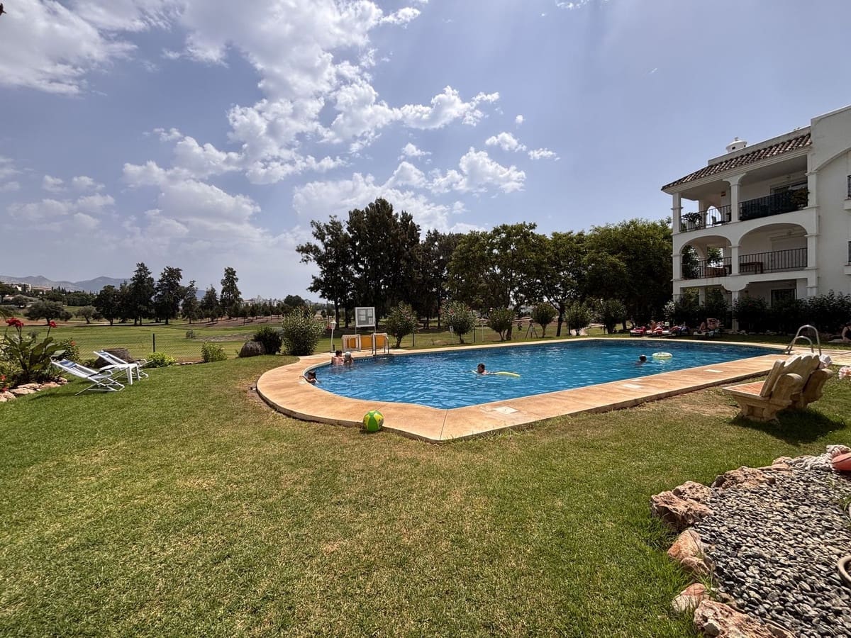 2 soveværelse Lejlighed til salg i Mijas Golf med swimmingpool garage - € 315.000 (Ref: 9991842)