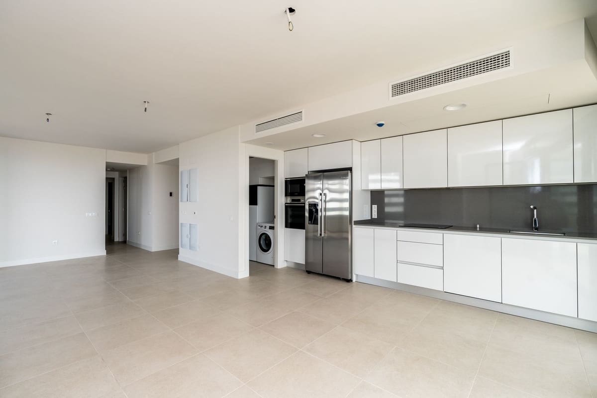 Apartamento de 2 habitaciones en Torremolinos en venta con piscina - 1.349.000 € (Ref: 9991843)
