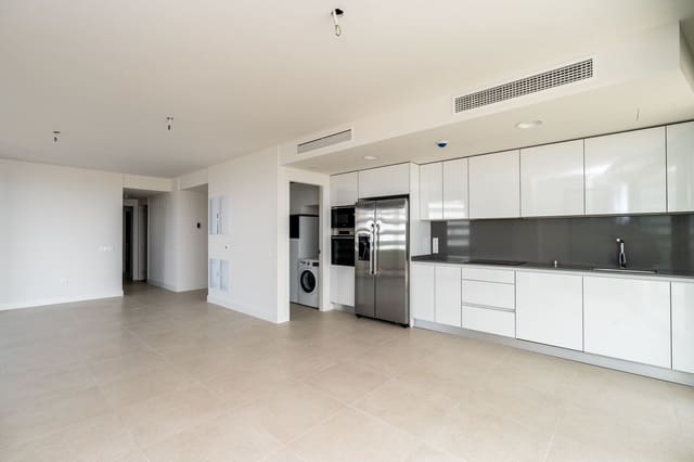2 slaapkamer Appartement te koop in Torremolinos met zwembad - € 1.349.000 (Ref: 9991843)
