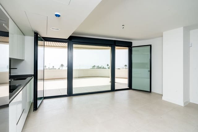 2 slaapkamer Appartement te koop in Torremolinos met zwembad - € 1.349.000 (Ref: 9991843)