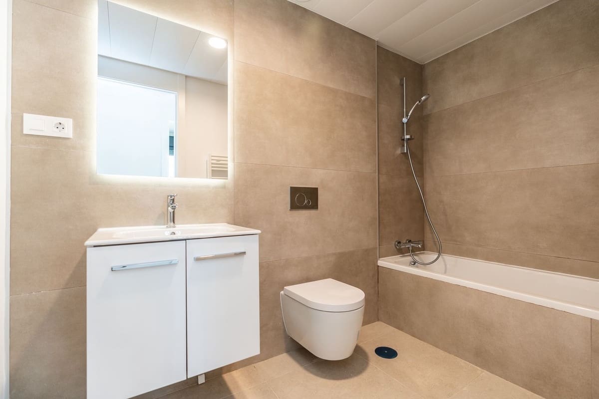 Apartamento de 2 habitaciones en Torremolinos en venta con piscina - 1.349.000 € (Ref: 9991843)