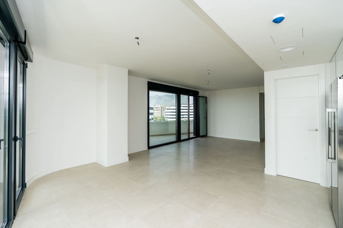 Apartamento de 2 habitaciones en Torremolinos en venta con piscina - 1.349.000 € (Ref: 9991843)