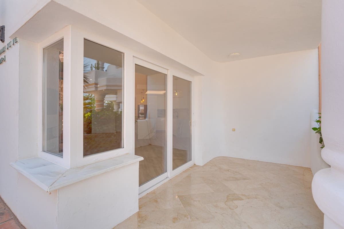 Apartamento de 3 habitaciones en Mijas Golf en venta con piscina - 435.000 € (Ref: 9991846)
