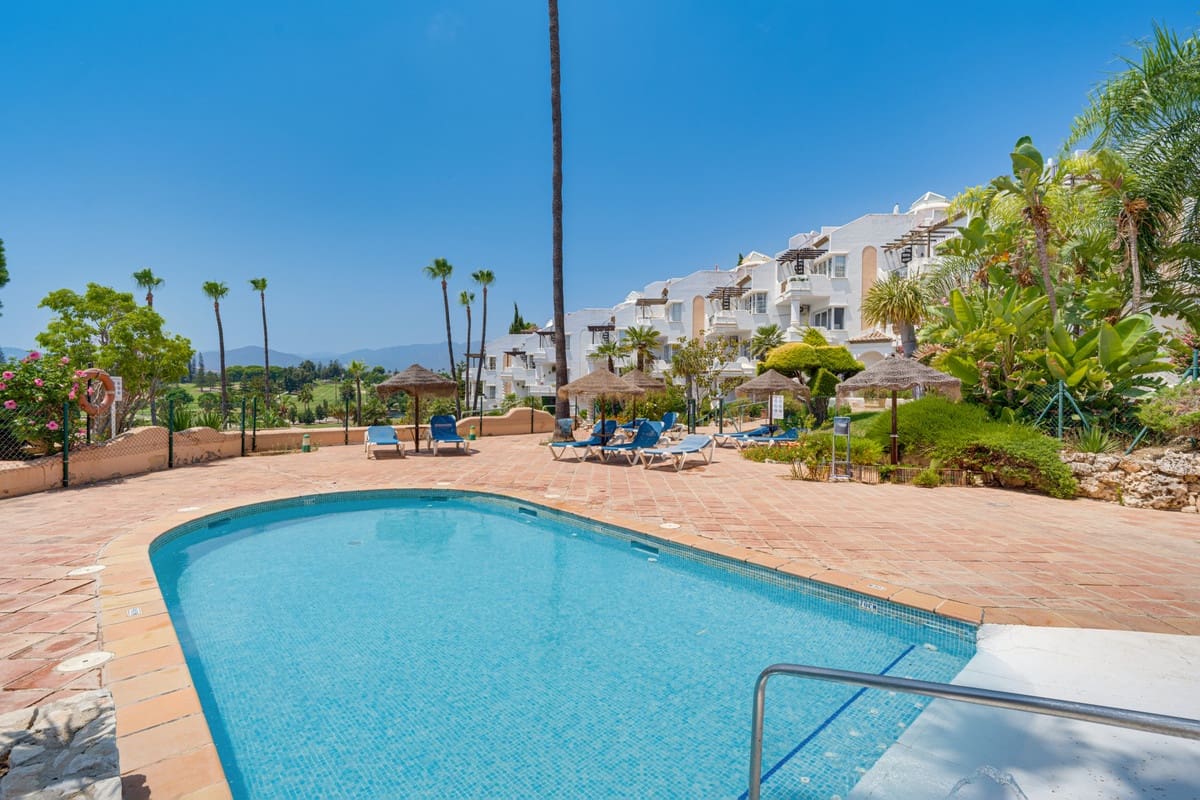 Apartamento de 3 habitaciones en Mijas Golf en venta con piscina - 435.000 € (Ref: 9991846)