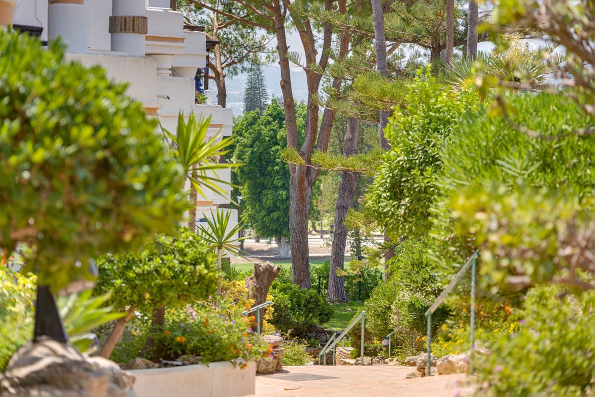 Apartamento de 3 habitaciones en Mijas Golf en venta con piscina - 435.000 € (Ref: 9991846)