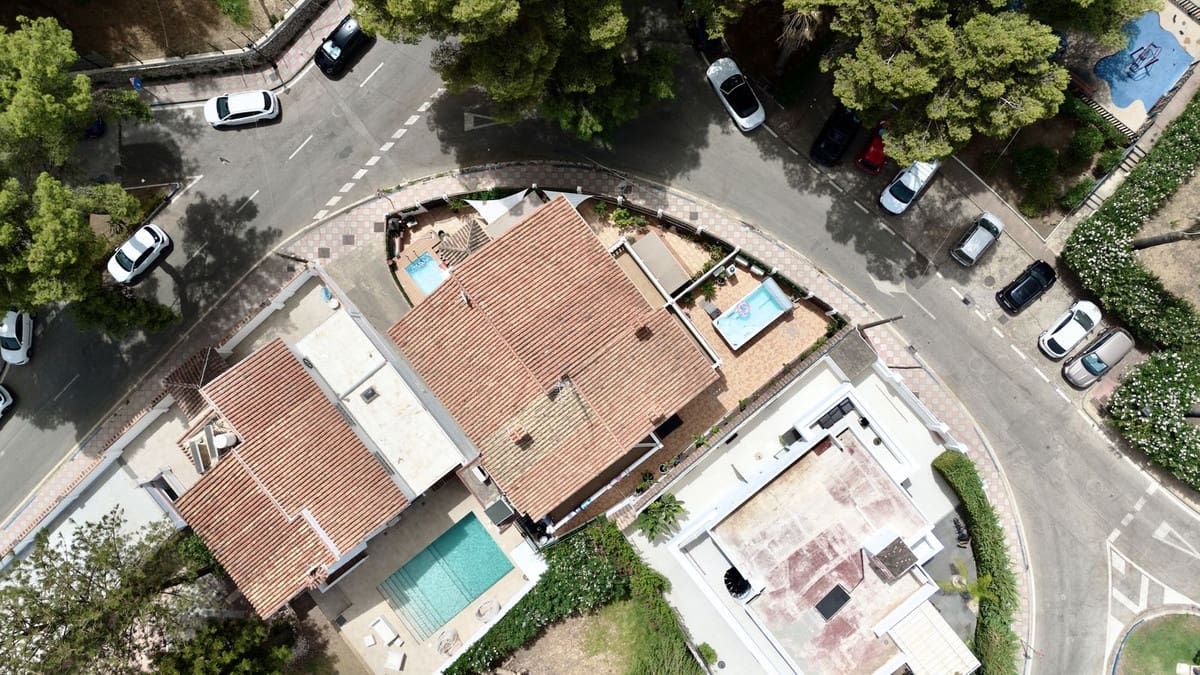 9 camera da letto Villetta Bifamiliare in vendita in Nueva Andalucia - 1.450.000 € (Rif: 9991848)