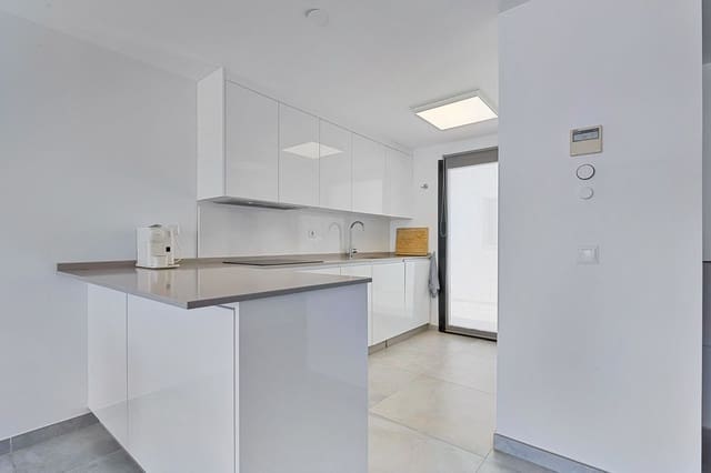 3 soveværelse Byhus til salg i Fuengirola med swimmingpool - € 575.000 (Ref: 9993686)