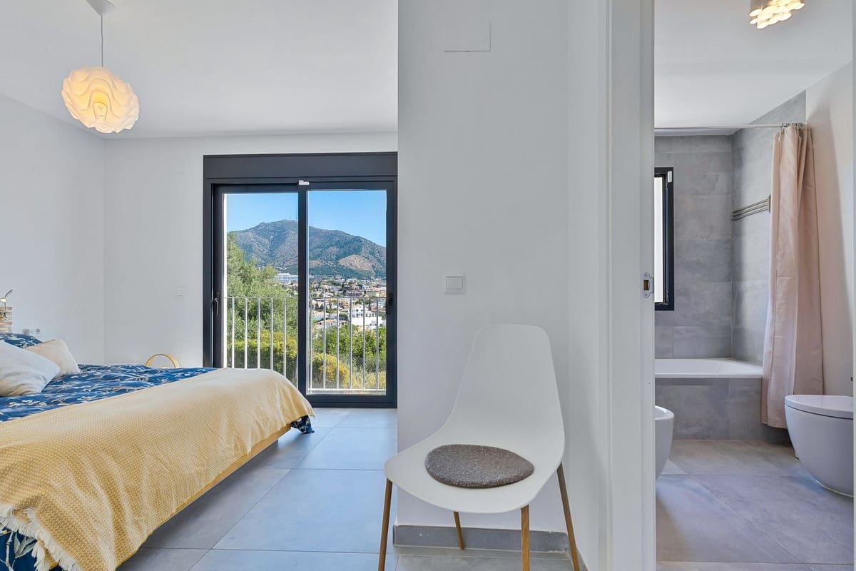 3 soveværelse Byhus til salg i Fuengirola med swimmingpool - € 575.000 (Ref: 9993686)