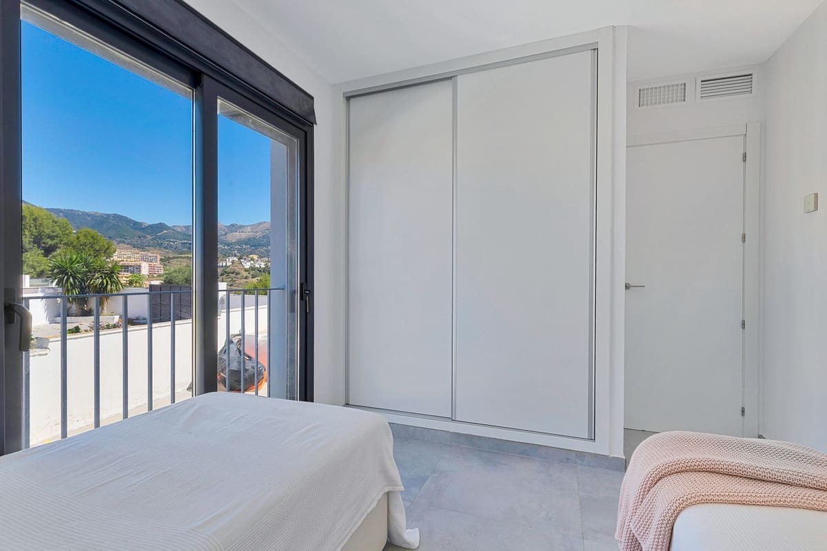 3 soveværelse Byhus til salg i Fuengirola med swimmingpool - € 575.000 (Ref: 9993686)