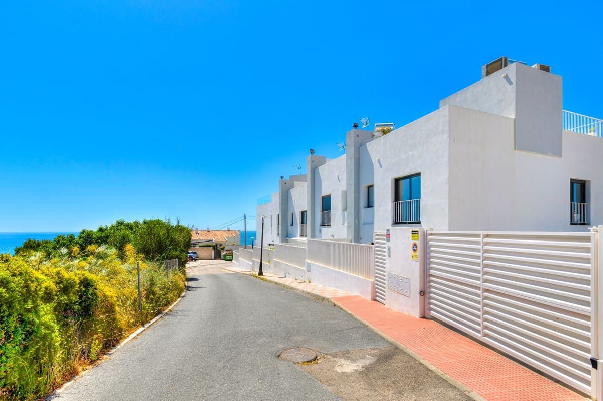 3 soveværelse Byhus til salg i Fuengirola med swimmingpool - € 575.000 (Ref: 9993686)