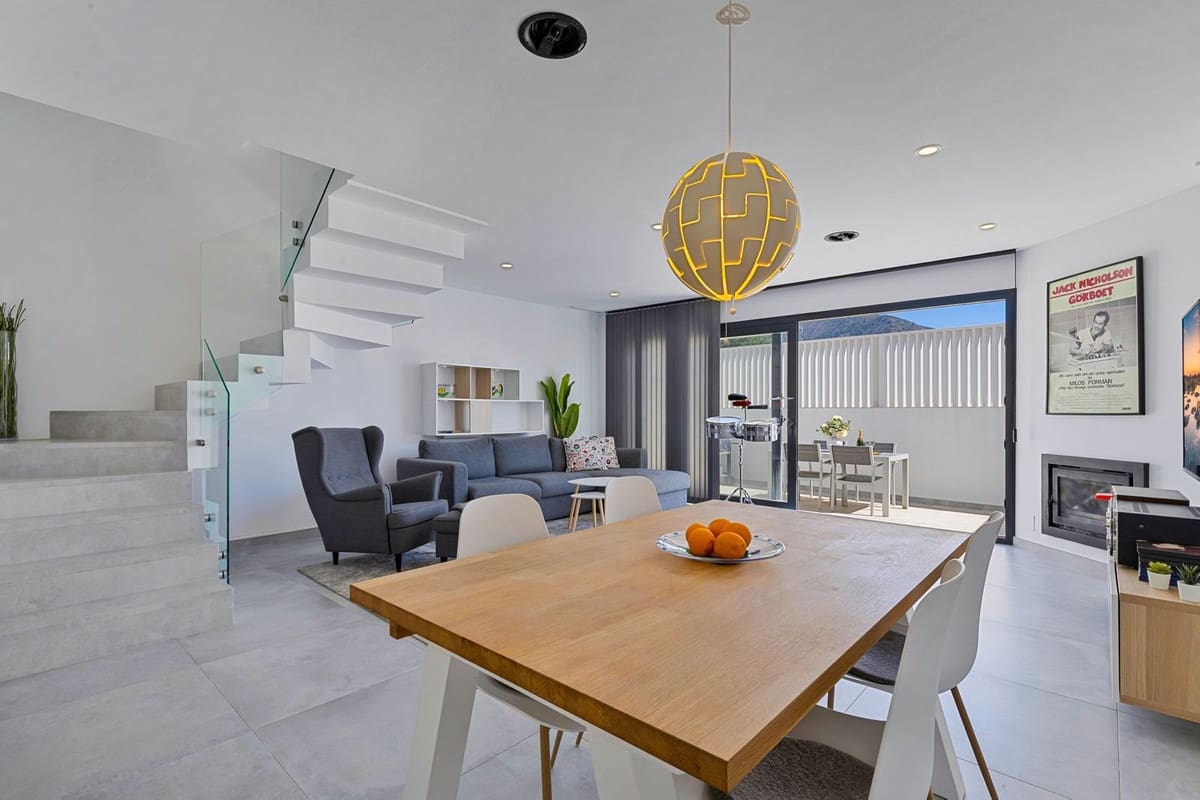 3 soveværelse Byhus til salg i Fuengirola med swimmingpool - € 575.000 (Ref: 9993686)