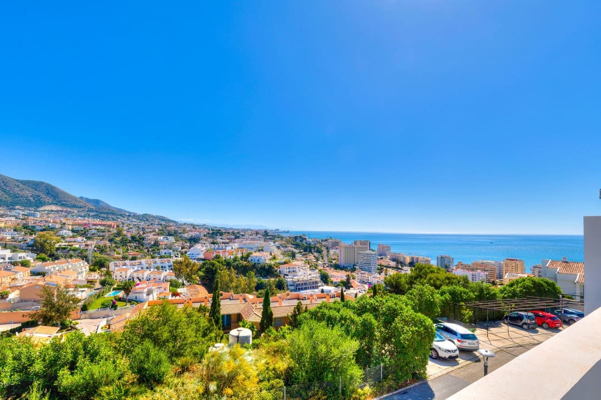 3 soveværelse Byhus til salg i Fuengirola med swimmingpool - € 575.000 (Ref: 9993686)