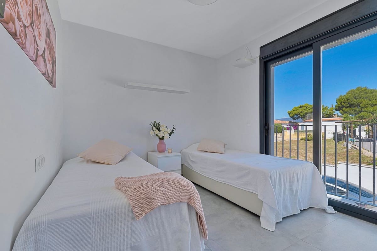 3 soveværelse Byhus til salg i Fuengirola med swimmingpool - € 575.000 (Ref: 9993686)