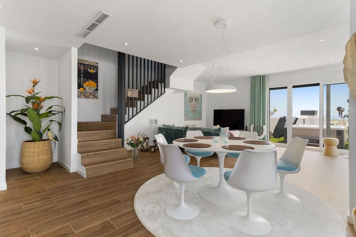 3 soveværelse Semi-Rækkehus til salg i La Cala de Mijas med swimmingpool - € 1.048.000 (Ref: 9993687)