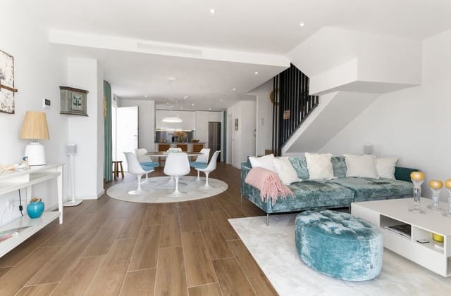 3 soveværelse Semi-Rækkehus til salg i La Cala de Mijas, Mijas med swimmingpool - € 1.048.000 (Ref: 9993687)