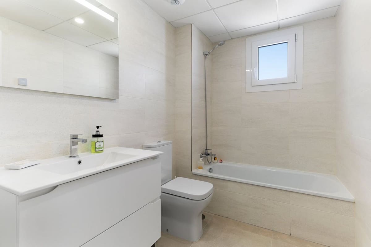 3 soveværelse Semi-Rækkehus til salg i La Cala de Mijas med swimmingpool - € 1.048.000 (Ref: 9993687)
