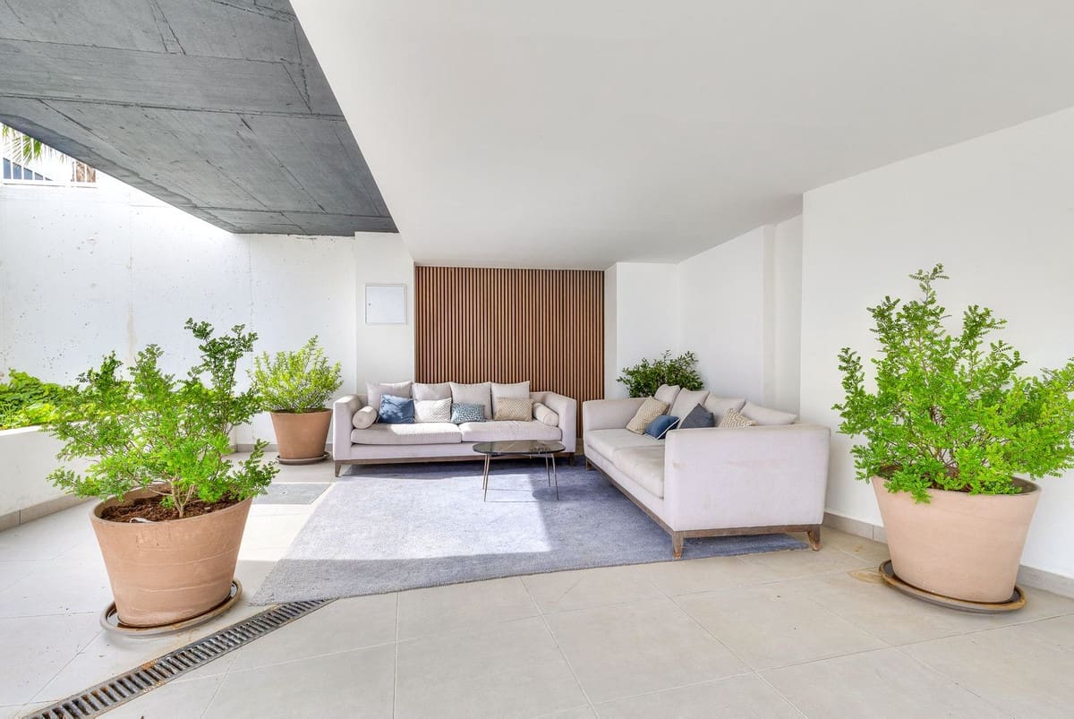 3 soveværelse Semi-Rækkehus til salg i La Cala de Mijas med swimmingpool - € 1.048.000 (Ref: 9993687)