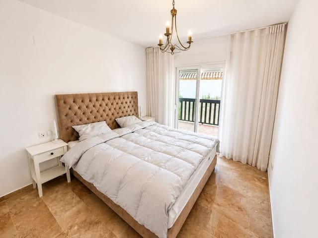 Apartamento de 2 habitaciones en Calahonda, Mijas en venta con piscina - 550.000 € (Ref: 9996833)