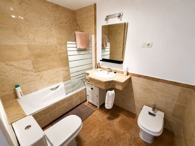 Apartamento de 2 habitaciones en Calahonda, Mijas en venta con piscina - 550.000 € (Ref: 9996833)