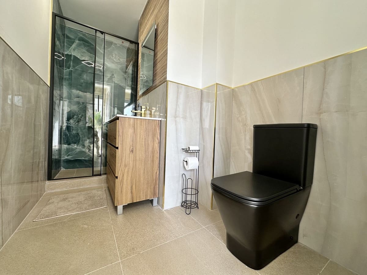 2 bedroom Apartment for sale in Fuengirola - € 495,000 (Ref: 9997865)