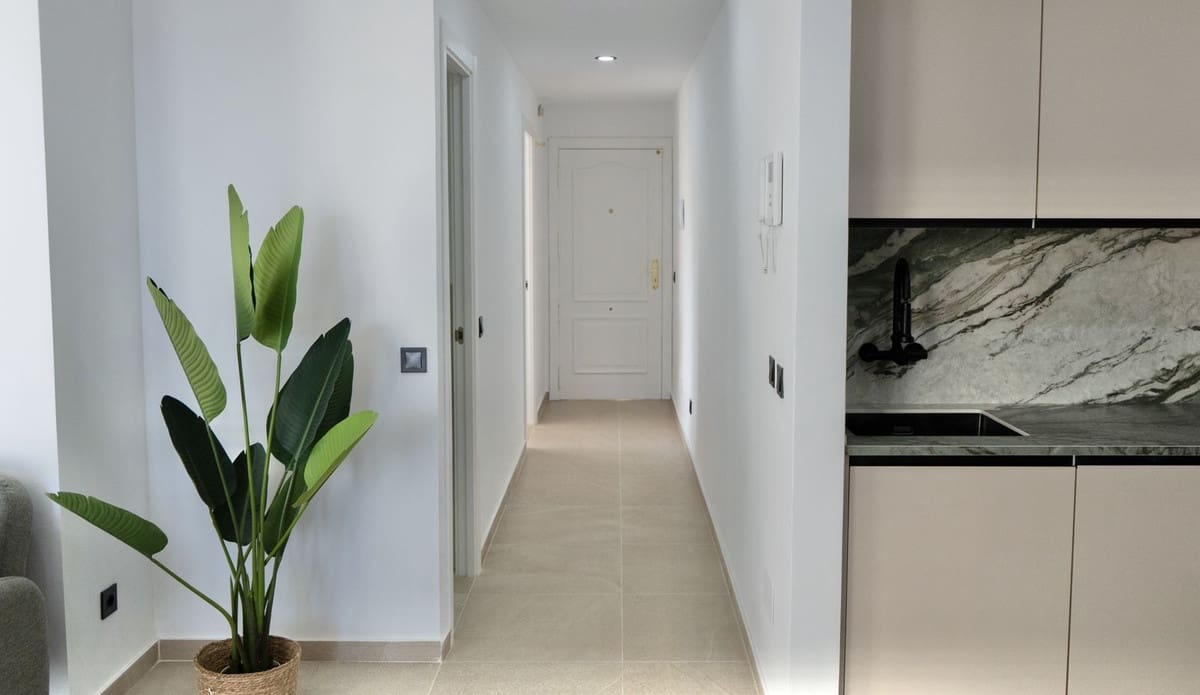 2 bedroom Apartment for sale in Fuengirola - € 495,000 (Ref: 9997865)
