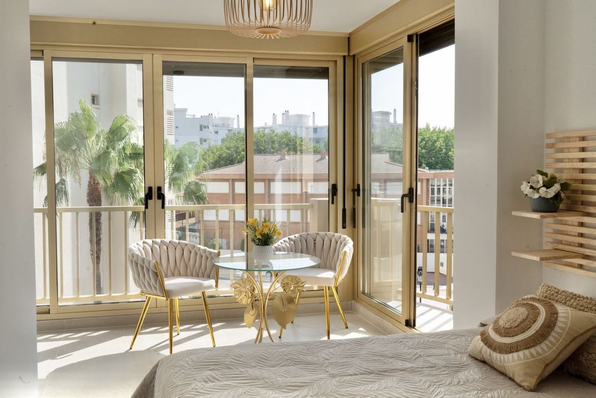 2 bedroom Apartment for sale in Fuengirola - € 495,000 (Ref: 9997865)