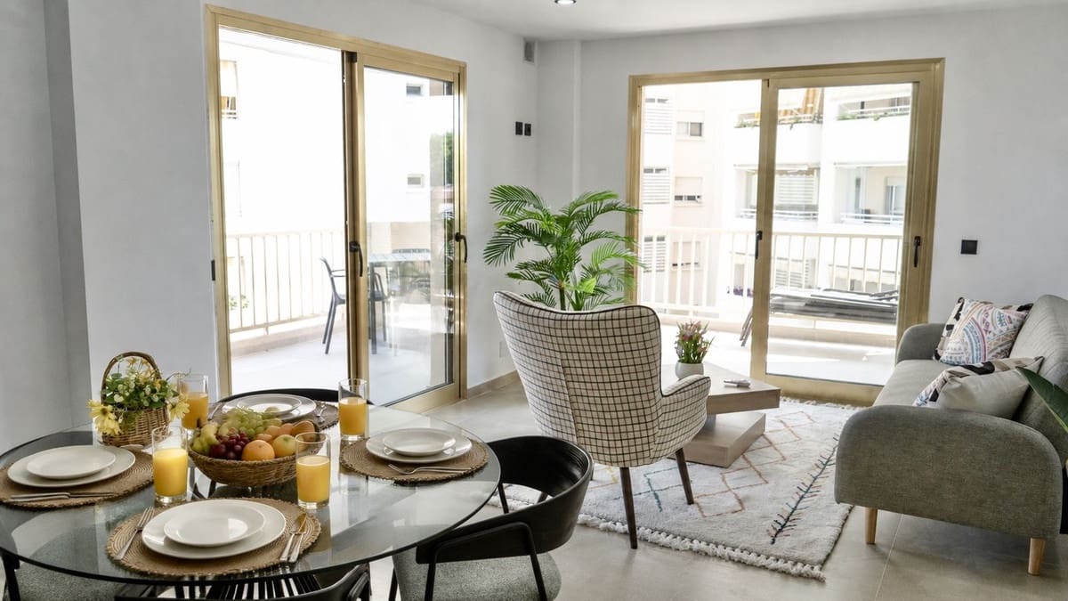 2 bedroom Apartment for sale in Fuengirola - € 495,000 (Ref: 9997865)