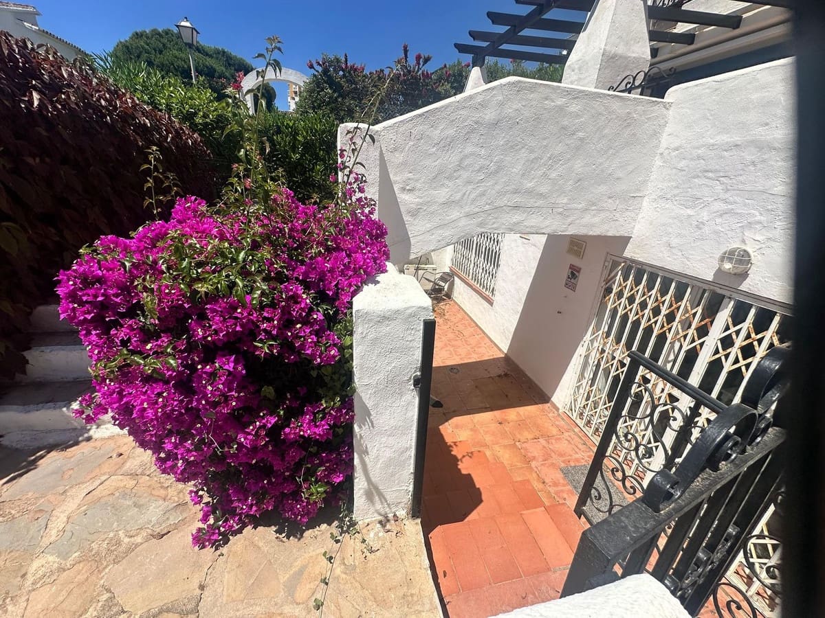 3 soveværelse Lejlighed til salg i Calahonda med swimmingpool - € 380.000 (Ref: 9997866)