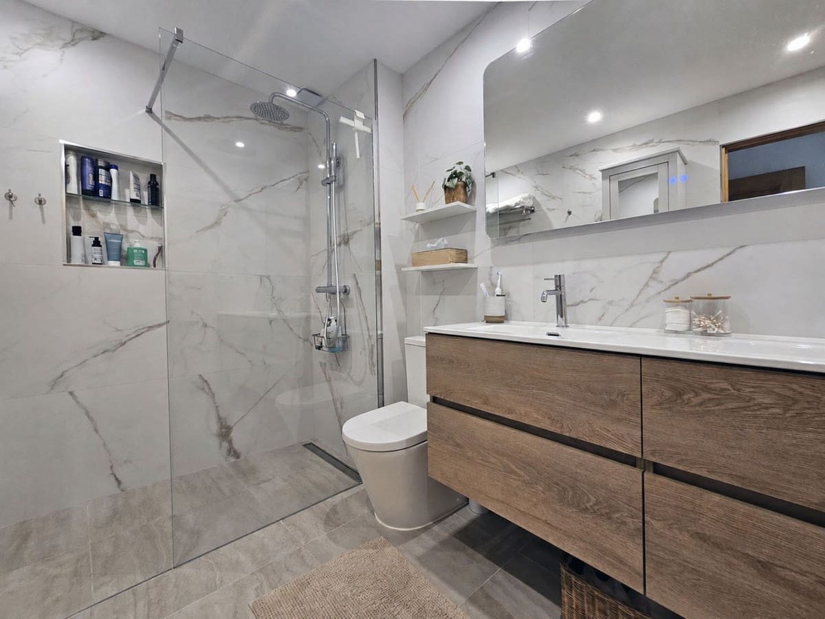 Apartamento de 3 habitaciones en Benalmádena en venta con piscina - 495.000 € (Ref: 9997868)