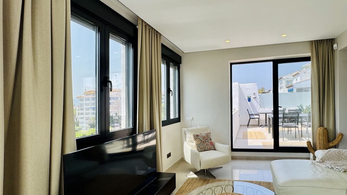 2 soverom Leilighet til salgs i Puerto Banus med svømmebasseng - € 1 300 000 (Ref: 9997871)