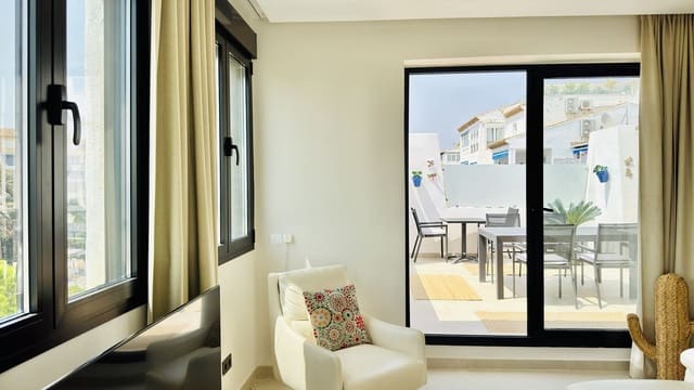 2 soverom Leilighet til salgs i Puerto Banus, Marbella med svømmebasseng - € 1 300 000 (Ref: 9997871)