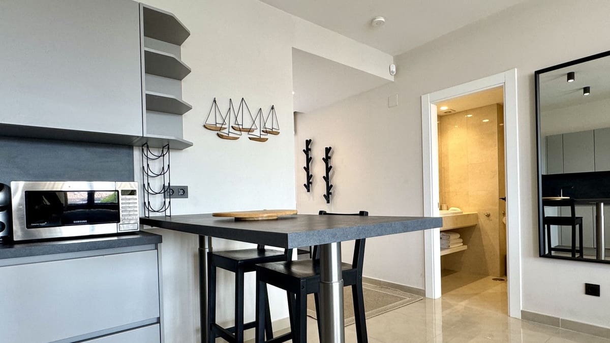 2 soverom Leilighet til salgs i Puerto Banus med svømmebasseng - € 1 300 000 (Ref: 9997871)