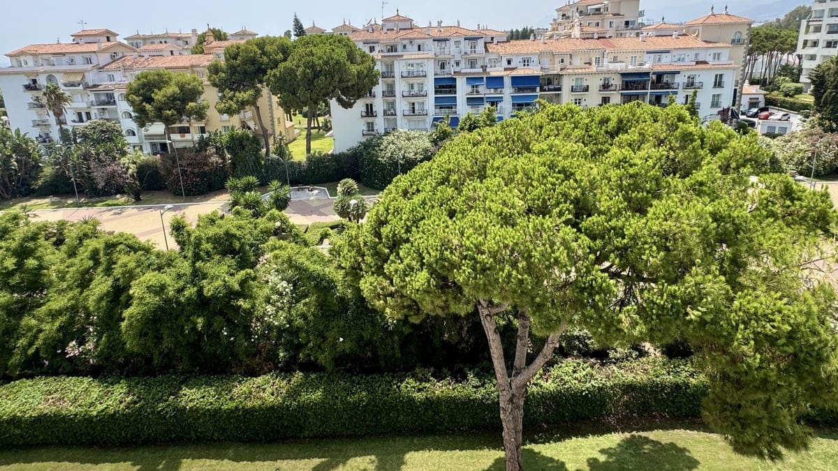 2 soverom Leilighet til salgs i Puerto Banus med svømmebasseng - € 1 300 000 (Ref: 9997871)