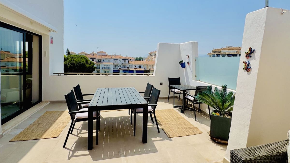 2 bedroom Apartment for sale in Puerto Banus with pool - € 1,295,000 (Ref: 9997871)