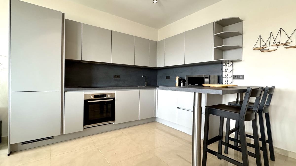 2 bedroom Apartment for sale in Puerto Banus with pool - € 1,295,000 (Ref: 9997871)