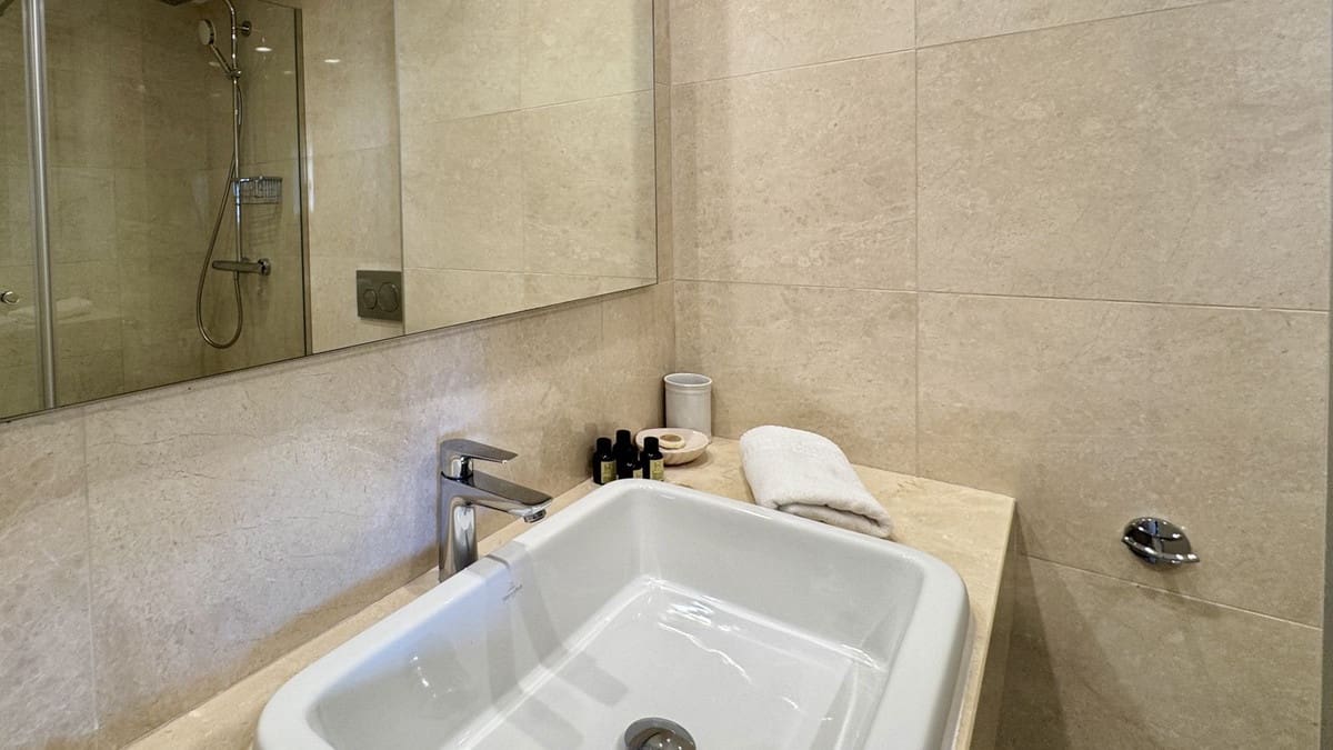 2 bedroom Apartment for sale in Puerto Banus with pool - € 1,295,000 (Ref: 9997871)
