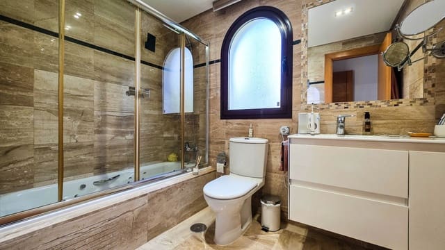 3 soveværelse Lejlighed til salg i Casares med swimmingpool - € 399.000 (Ref: 9997872)
